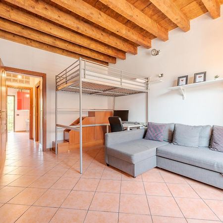 Guest Planet - Rosso Milano Apartment - Navigli Area エクステリア 写真