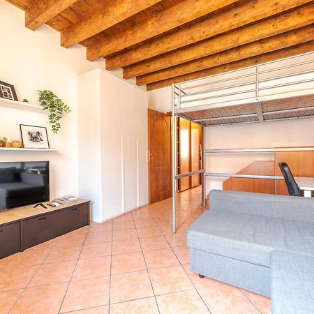 Guest Planet - Rosso Milano Apartment - Navigli Area エクステリア 写真